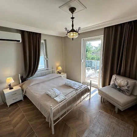 Tatil Evi House Side